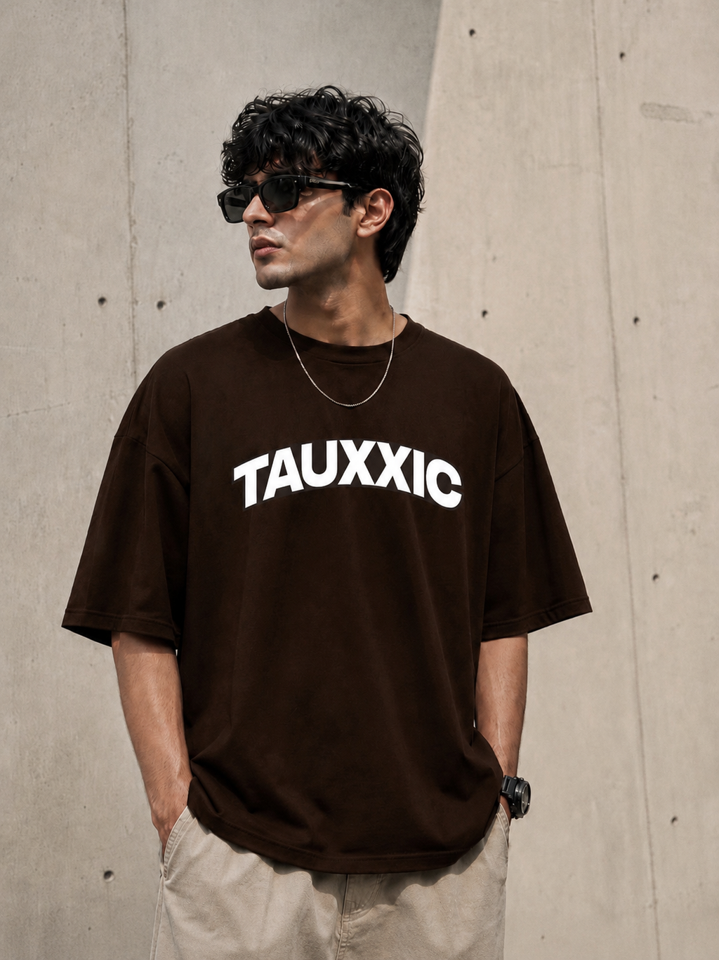TAUXXIC Oversized T-Shirt – Dark Brown